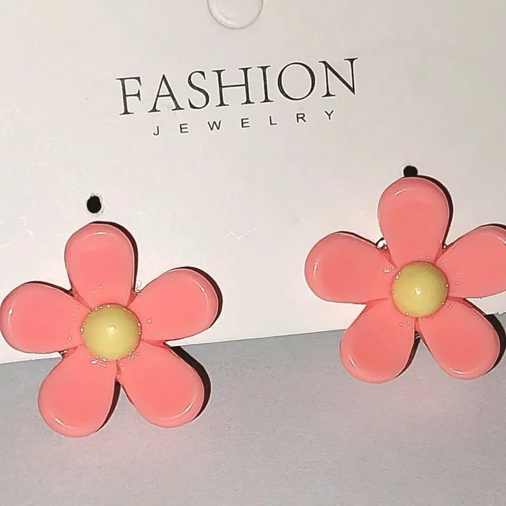 Beautiful girls Peach Floral Clip-on Rarrings for Kids